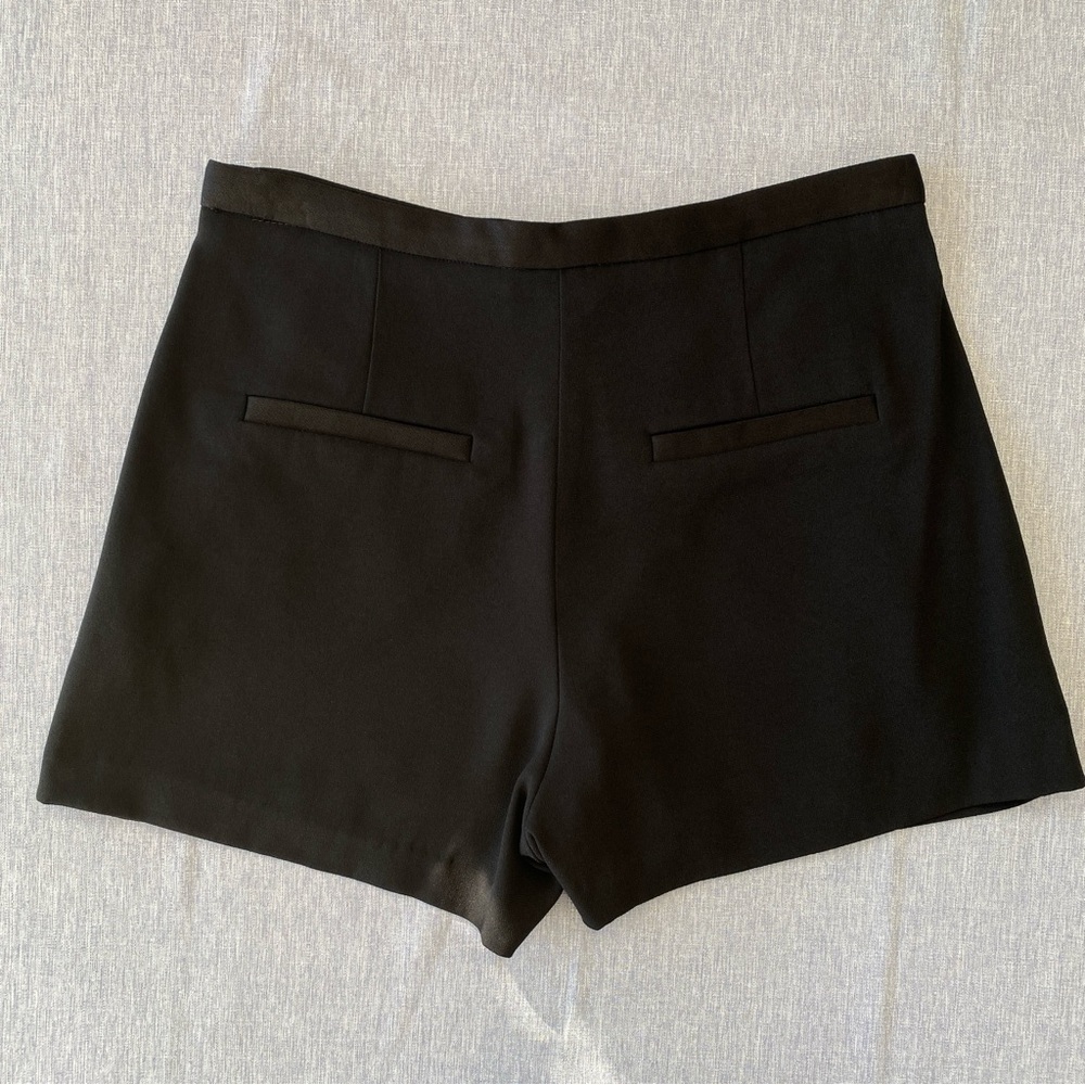 Aritzia Babaton|Premium Japanese Fabric Crepe Drapey Mini Shorts Black Size 00 - Picture 3 of 13